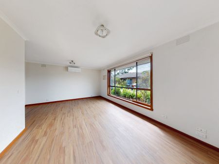 Charming Residence Offering Comfort & Convenience - Photo 4
