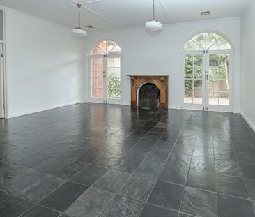 Three bedroom family home - Photo 4