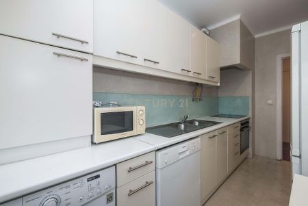 Aguas Livres, Lisbon - Photo 3