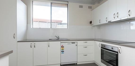 Bright two-bedroom apartment - Photo 2