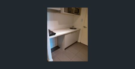 One Bedroom +Secure Parking - Photo 4