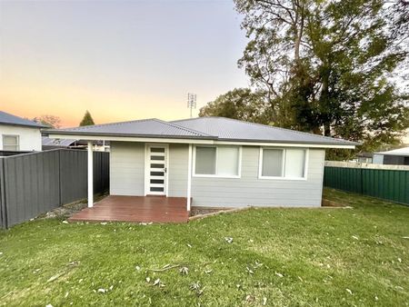 MODERN 2-BEDROOM GRANNY FLAT - Photo 4