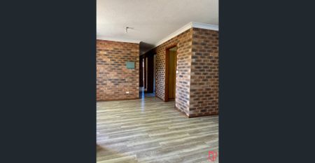 Comfortable & Stylish 2-Bedroom Home - Photo 4