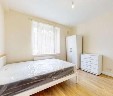 Greenleaf Close, Tulse Hill, London, SW2 - Photo 4