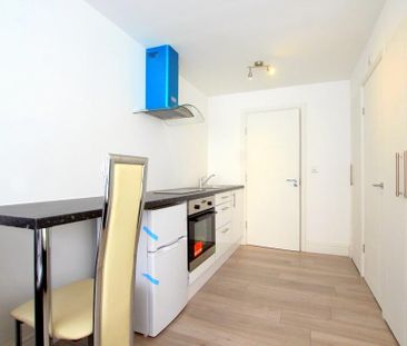 Studio to rent - Photo 2