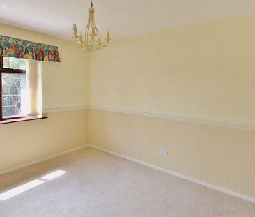 3 bedroom detached bungalow to rent - Photo 2
