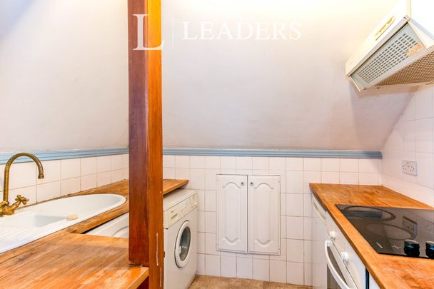 2 bedroom apartment to rent Danecourt Road, Poole, BH14 - Photo 1