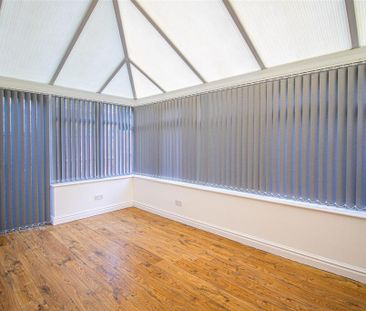 4 bedroom semi-detached house to rent - Photo 4