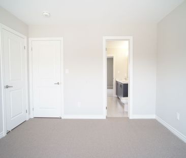 For Lease - 242 Springfield Crescent, Clearview, Ontario - Photo 5