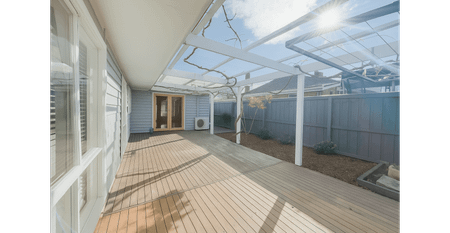 Warm, Inviting and Wonderfully Convenient - Photo 2