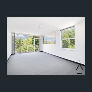 Sunlit Apartment in Quiet Location - Photo 3