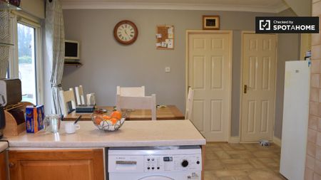 Room for rent in 3-bedroom apartment in Clonsilla, Dublin - Photo 3