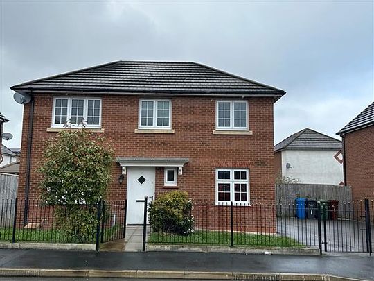 3 Bedroom Detached House For Rent in Woodville Terrace, Manchester - Photo 1