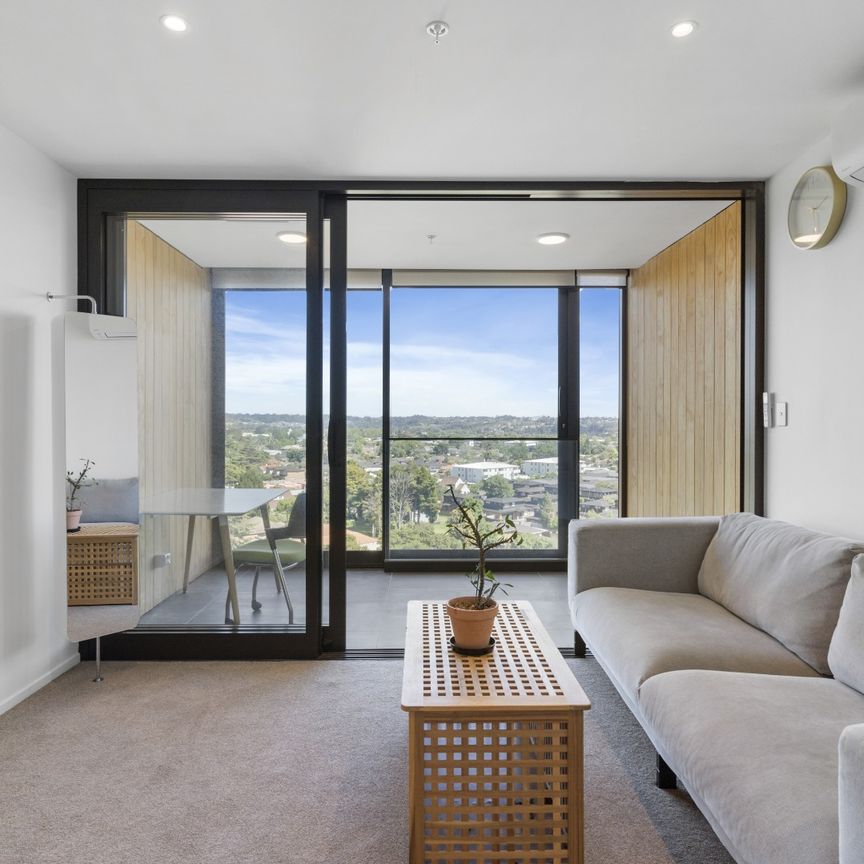 2 spacious bedroom + 2 bathroom + 1 secure carpark included - Photo 1