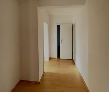 * Charmante 3-Raum-Wohnung mit Balkon sucht neuen Mieter ! * - Photo 1