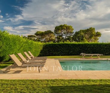 Maison à louer Mougins, Cote d'Azur, France16 500 EUR / Mois - Photo 3