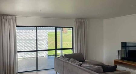 Newly renovated cottage with rural views - Photo 4