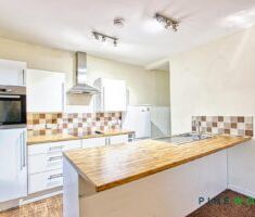 2 BEDROOM Apartment - First Floor - Photo 5