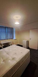 Room in a Shared House, Midstrath Road, NW10 - Photo 3