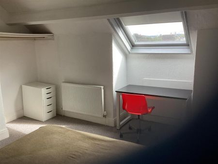 3 bedroom terraced house to rent - Photo 4