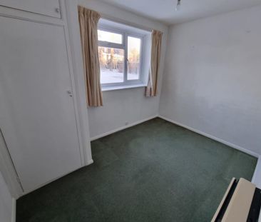 2 bedroom ground floor flat to rent - Photo 3