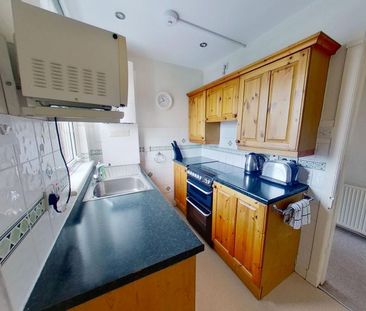 2 bedroom semi-detached house to rent - Photo 2