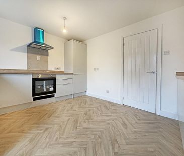 2 bedroom terraced house to rent - Photo 5