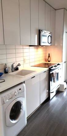 Well-designed 1 bed/ 1 bath unit boasts a functional layout (K19) - Photo 1