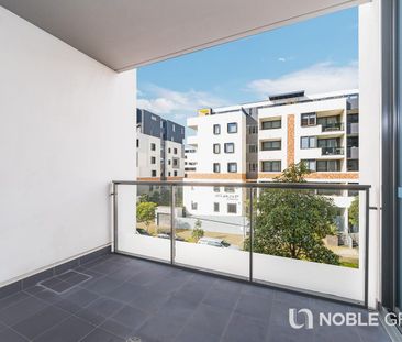 Bright and Spacious One bedroom apartment with Timber Flooring - Photo 5