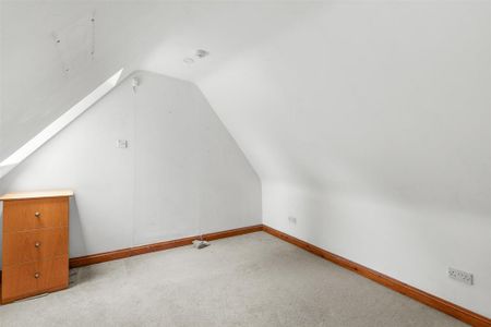 2 bedroom semi-detached house to rent - Photo 5