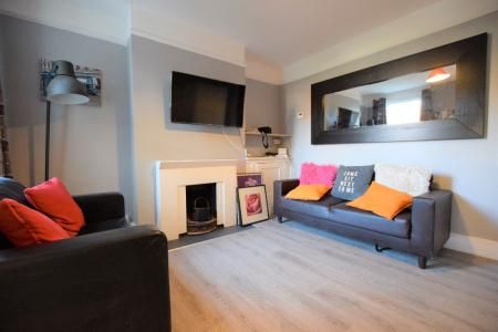 5 Bed Student House - 23 Tudor Road - Photo 3