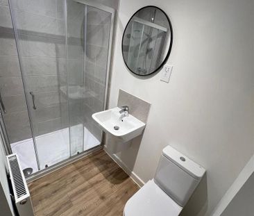3 bedroom semi-detached house to rent - Photo 5