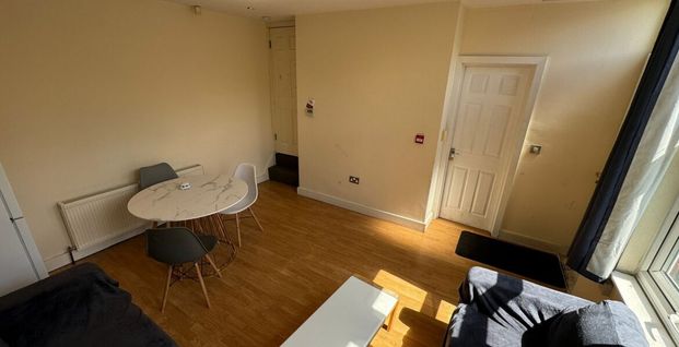 Norman Grove, Kirkstall, LS5 3JH - Photo 1