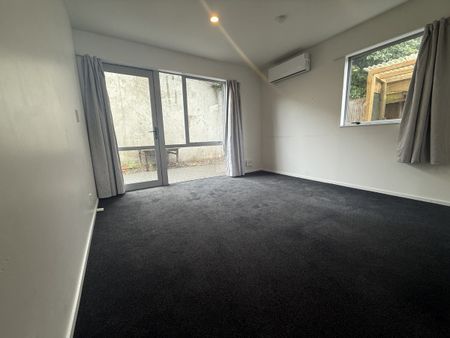 Spacious 5 Bedroom Home in Addington - Photo 3