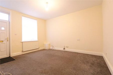 2 bedroom end of terrace house to rent - Photo 3