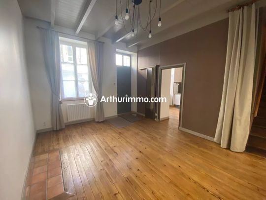 Location Maison 6 pièces 116 m2 à Matha - Photo 1