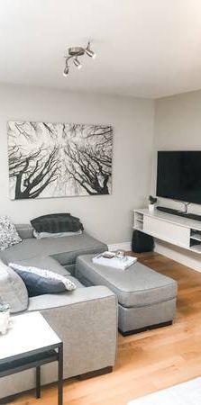 Recently renovated 2 bedroom apartment in - Photo 1