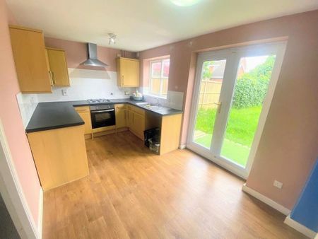 3 bedroom semi-detached house to rent - Photo 5