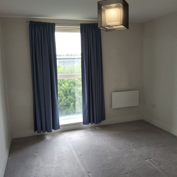 2 Bed Flat, Osprey House, RG2 - Photo 1