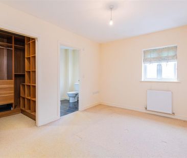 4 bed House - Detached To Let - Photo 4