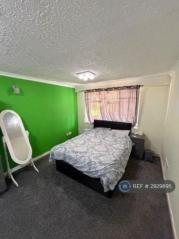 1 bedroom in a house share to rent - Photo 5