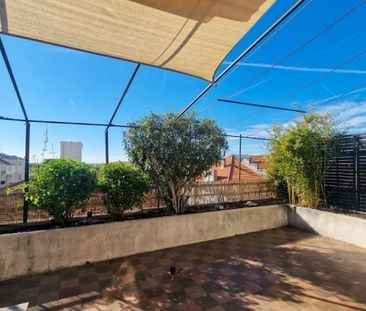 2P DERNIER ETAGE TERRASSE LIBERATION - Photo 1