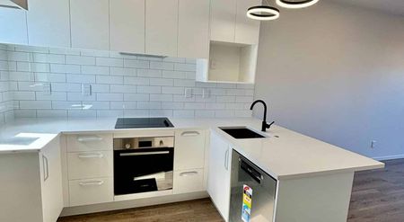 Newly 2 bedrooms plus 1 study room Townhouse - Photo 4