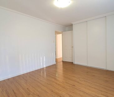 Super convenient … close to all amenities - Photo 4