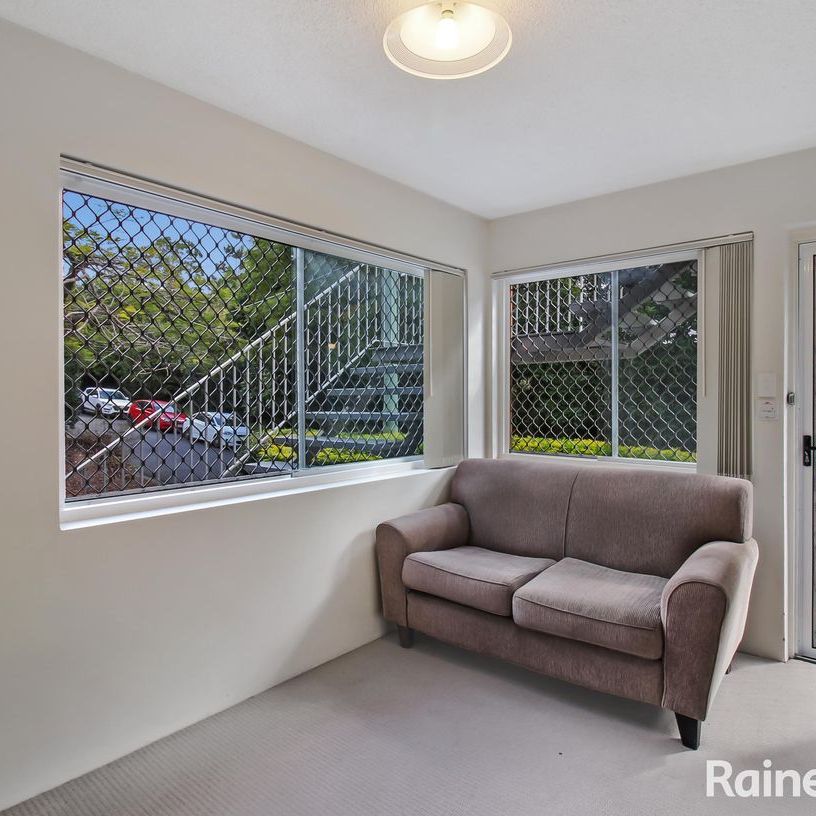 Low- Maintenance Living - Just moments from the University and Shops! - Photo 1