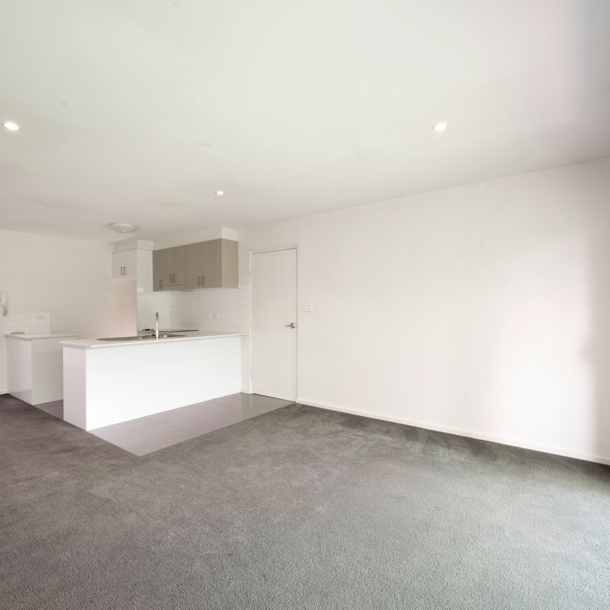 Chic City Living in Narrabundah - Photo 1