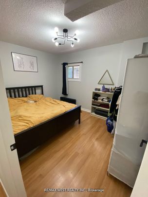 For Lease - 926 College Street Unit# Main Fl, Toronto, Ontario - Photo 1