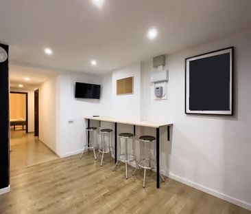 Carrer de Vilamarí, Barcelona, Catalonia 08015 - Photo 2