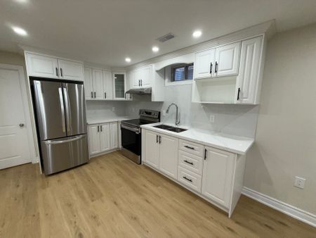 For Lease - 530 Driftcurrent Drive Unit# 23, Mississauga, Ontario - Photo 5