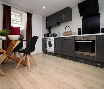 2 bedroom maisonette to rent - Photo 1